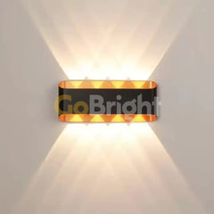 Aplica LED Exterior Cube Lumina Calda 3000K 8W Negru + Auriu