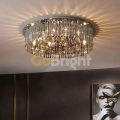 Candelabru Abyss negru instalat în living modern