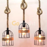 Lustră rustică pentru foișor, design clasic din metal și lemn