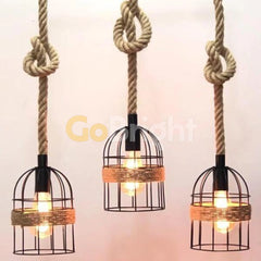 Lustră rustică pentru foișor, design clasic din metal și lemn